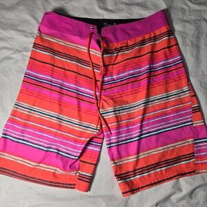 Under Armour Mens HeatGear Board Shorts Pink Orange Striped Swim Trunks Size 36